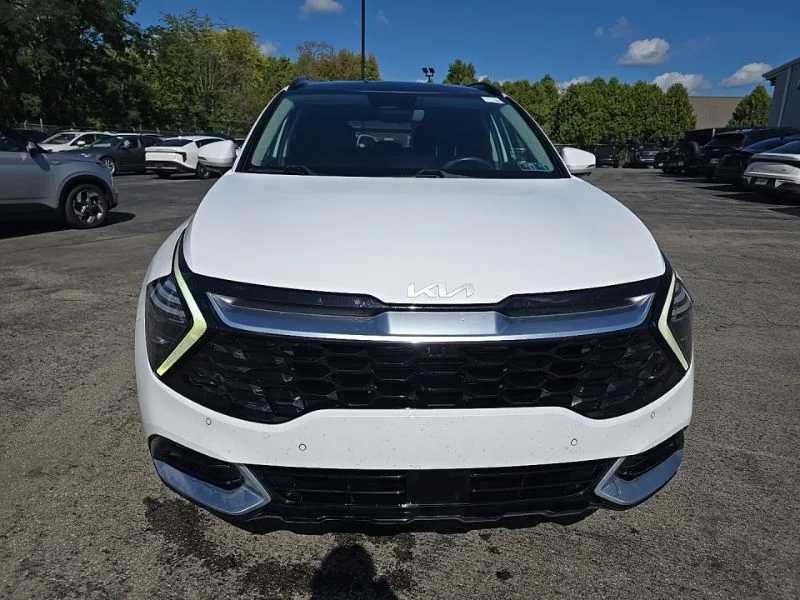 Used 2023 White Kia SX-Prestige image 2