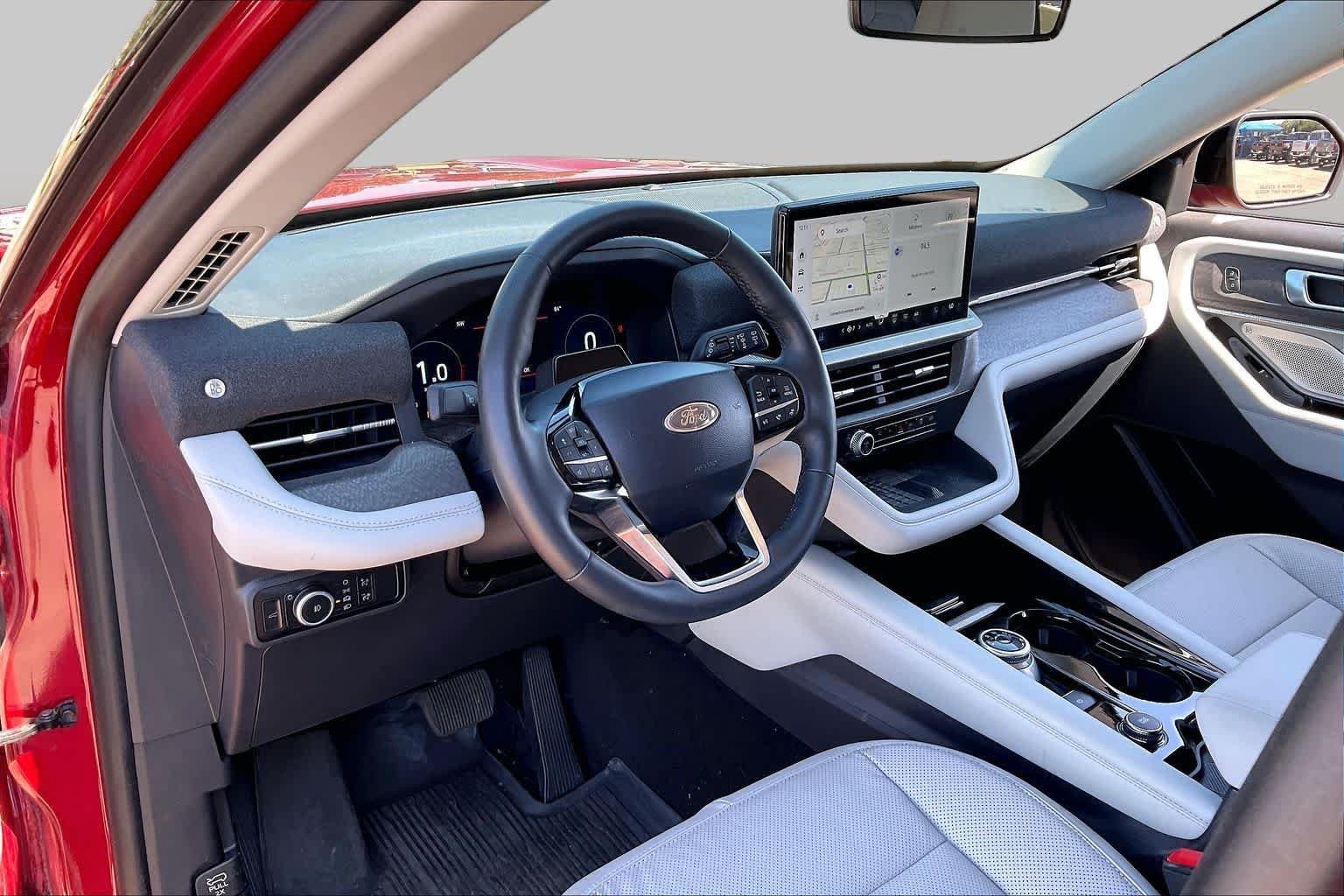 Used 2025 Rapid Red Metallic Tinted Clearcoat Ford Platinum image 18