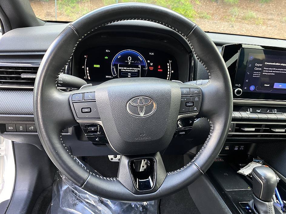 Used 2025 Ice Cap Toyota SE image 14