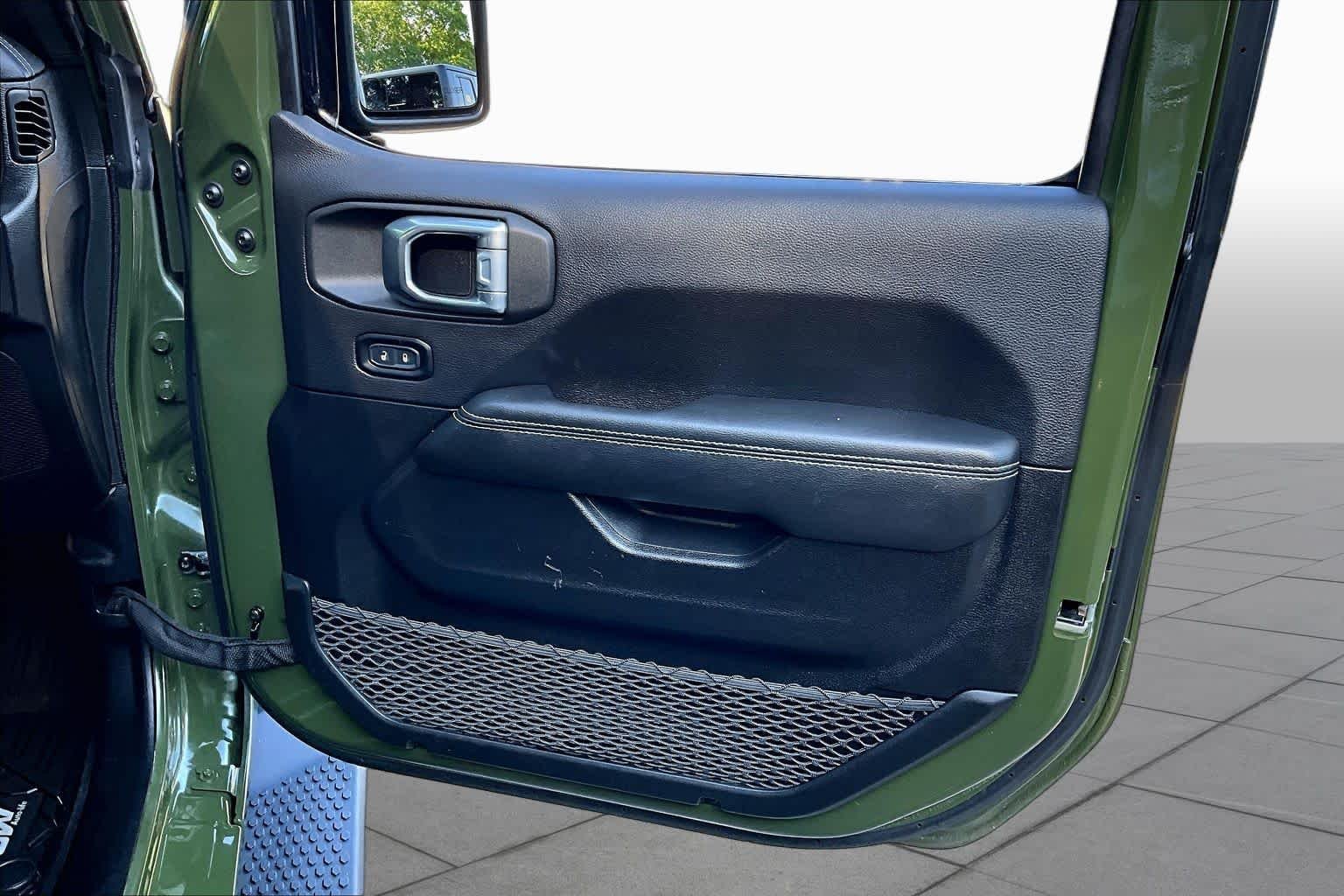 Used 2021 Sarge Green Clearcoat Jeep Unlimited Sahara image 21