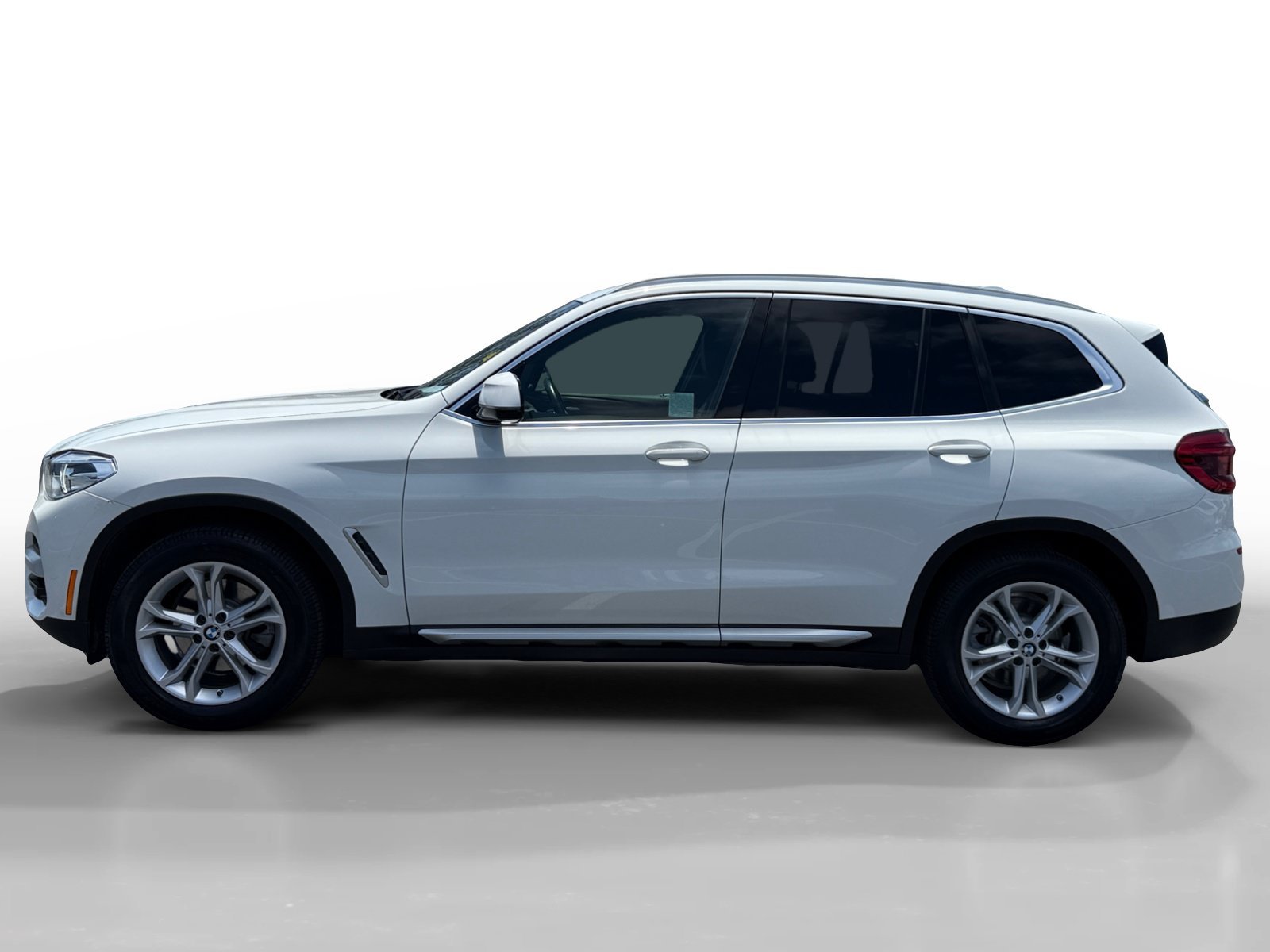 Used 2020 Alpine White BMW sDrive30i image 2