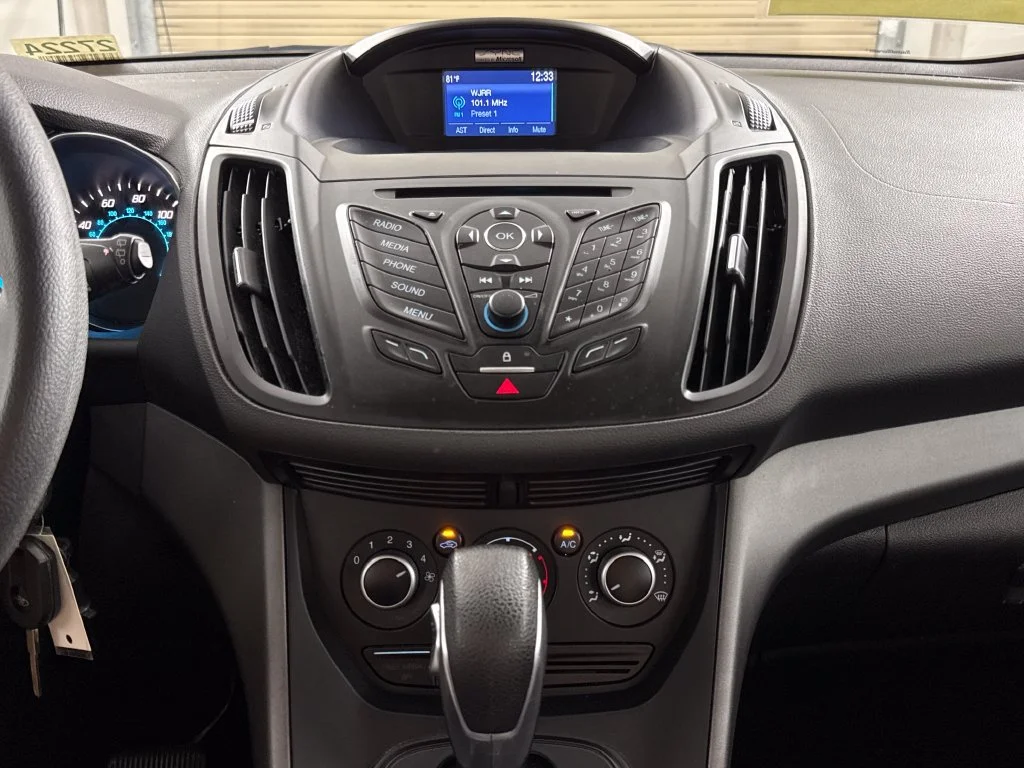 2014 Ford Escape S - Photo 18