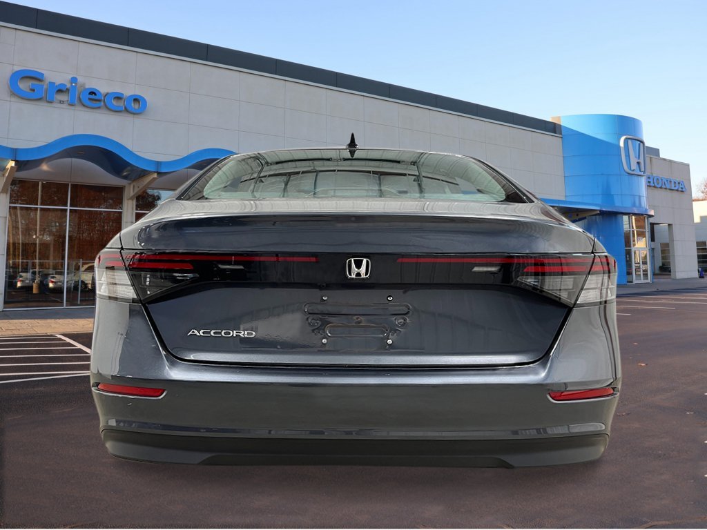 New 2026 Meteorite Gray Metallic Honda SE image 4