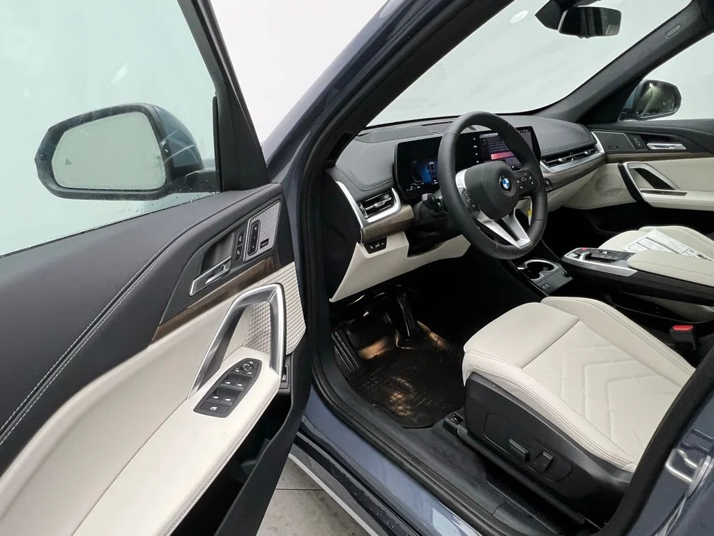 Used 2026 Storm Bay Metallic BMW xDrive28i image 21