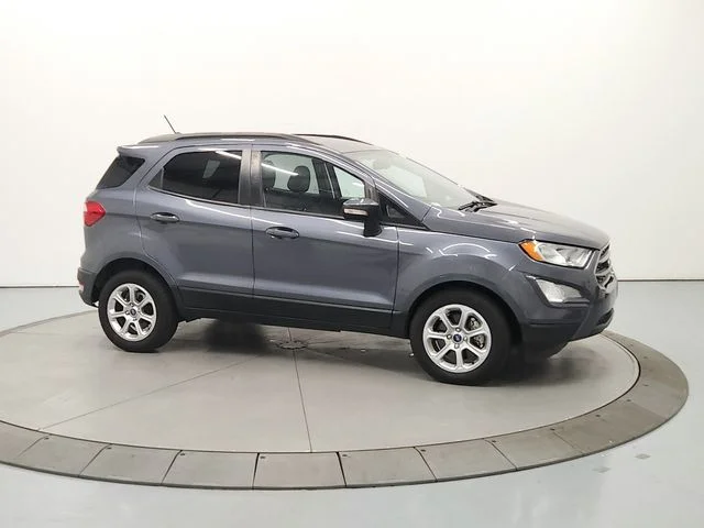 Used 2021  Ford SE image 9