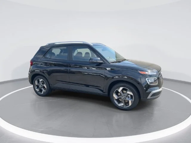 Used 2026 Black Hyundai SEL image 9