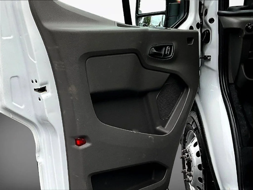 Used 2024 Oxford White Ford Base image 22