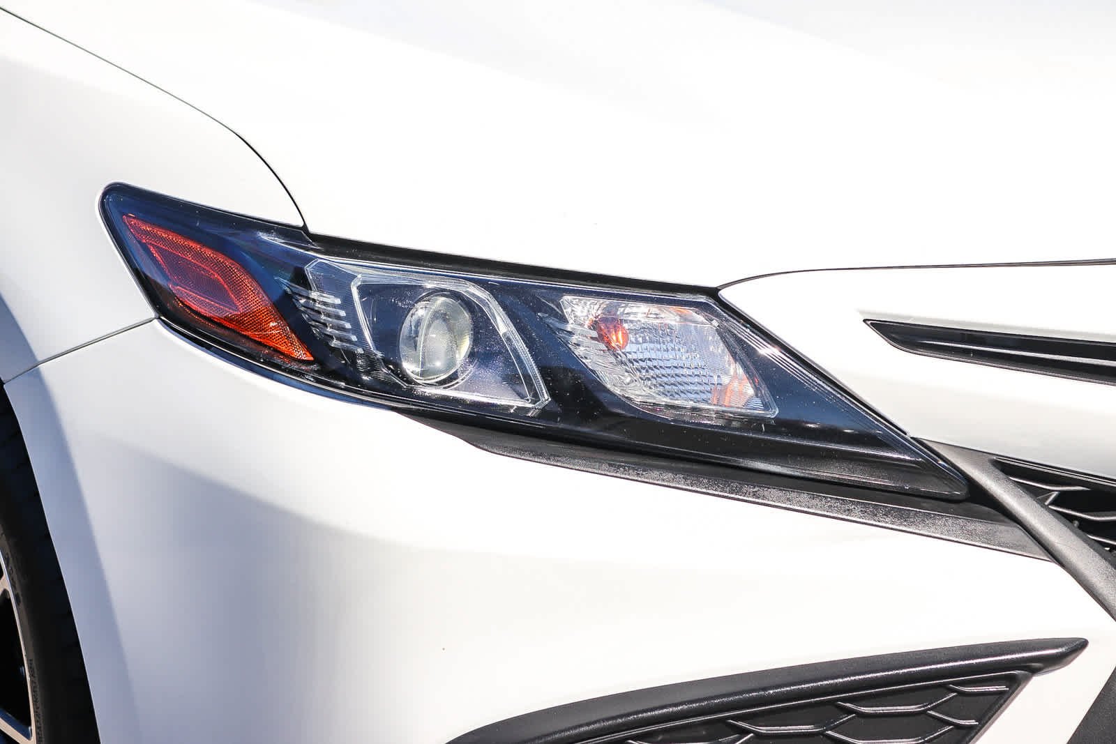 Used 2023 Ice Cap Toyota SE image 8