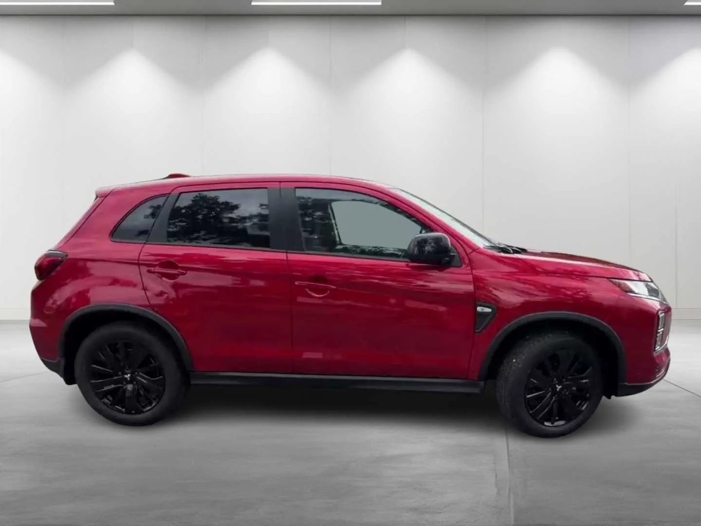 New 2027 Red Diamond Mitsubishi LE image 8