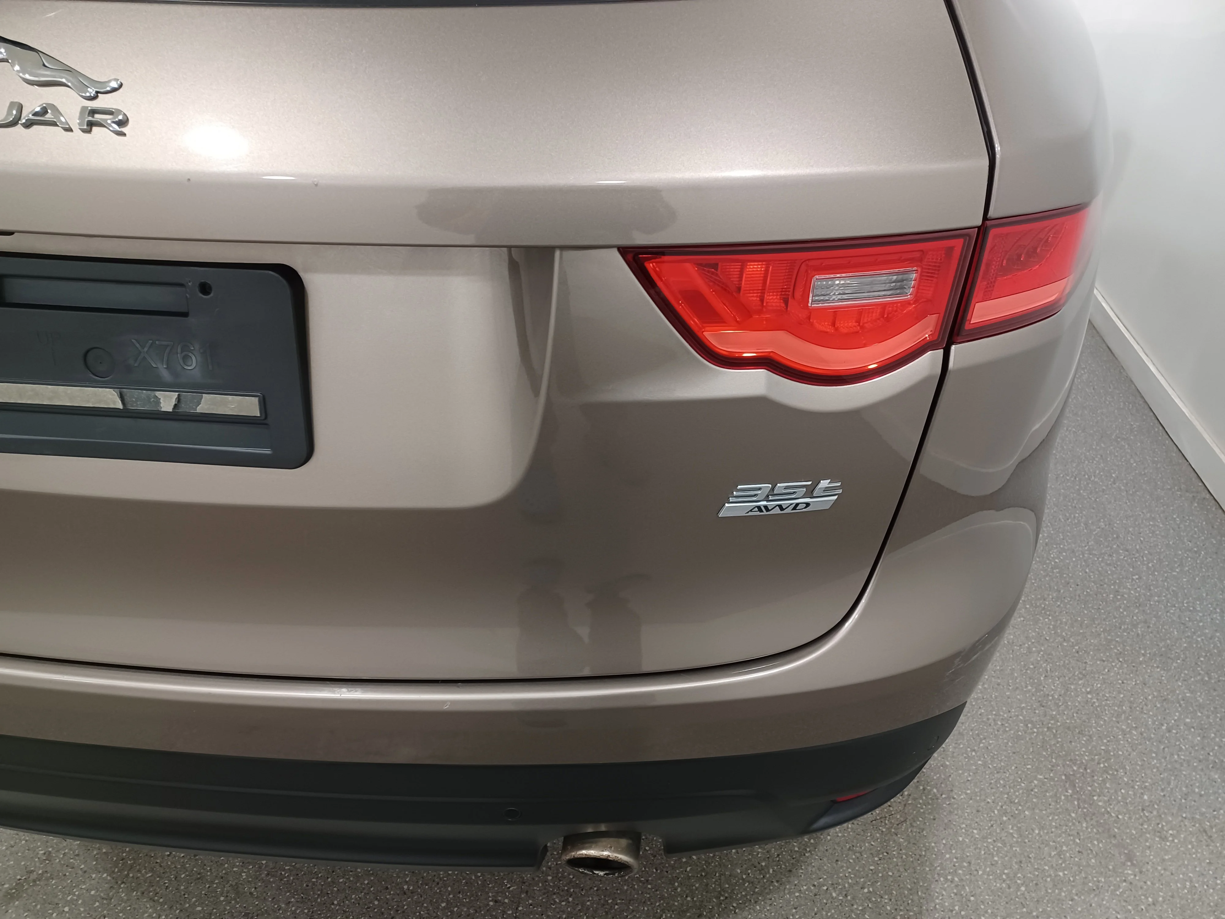 Used 2017 Quartzite Metallic Jaguar 35t Prestige AWD*Nav | Pano Roof | Cooled Leather | Htd Steering Wheel | Blind Spot Detection image 24