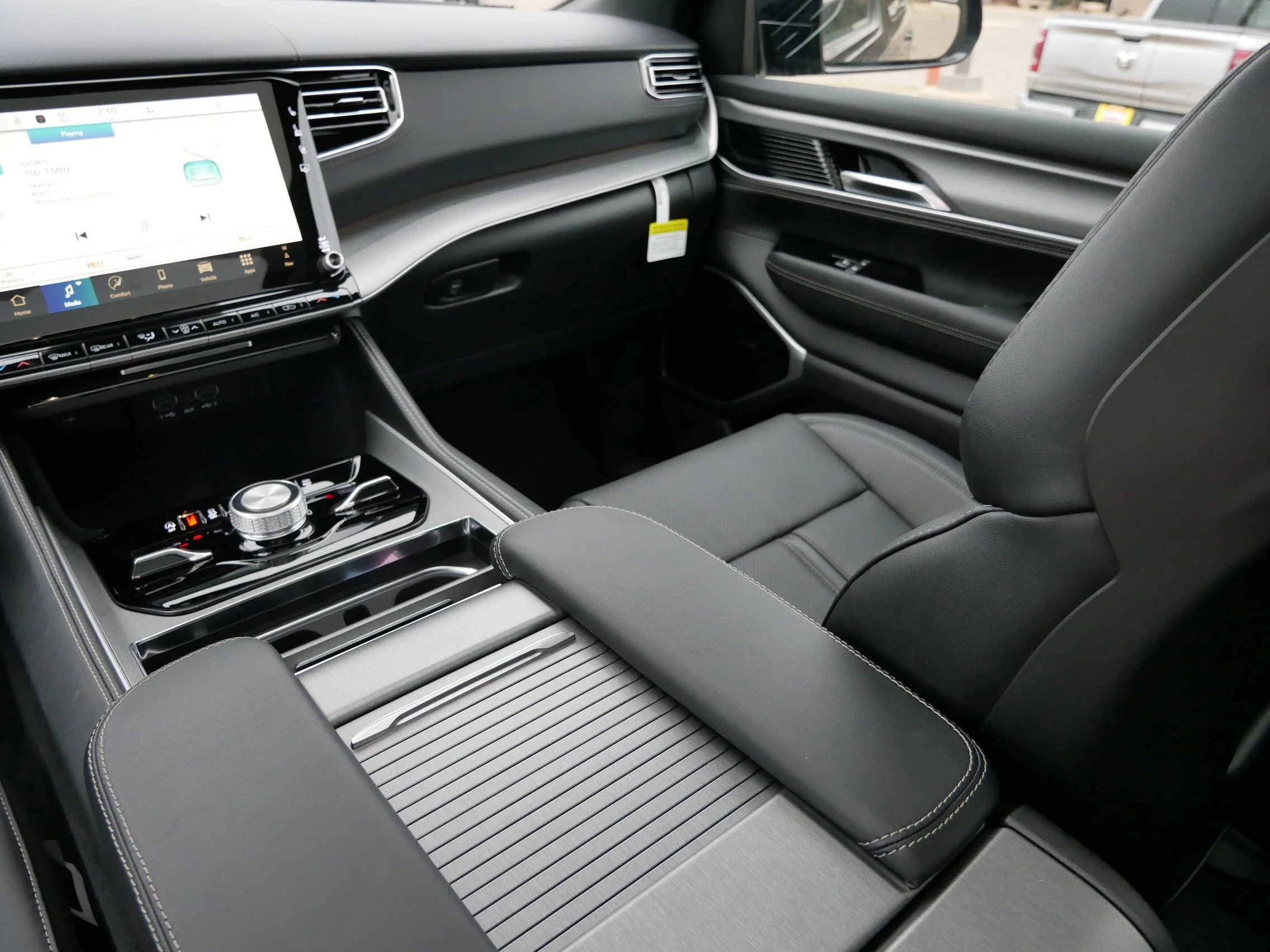 New 2026 High Gloss Black Jeep Limited Reserve image 11