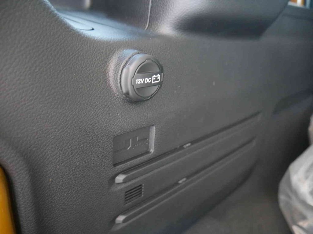New 2026 Goldilocks Exterior Paint Jeep  image 8