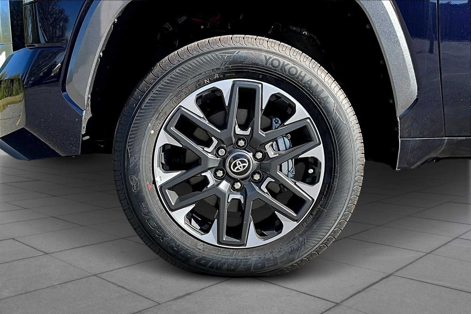 2025 Toyota Tundra Limited - Photo 12