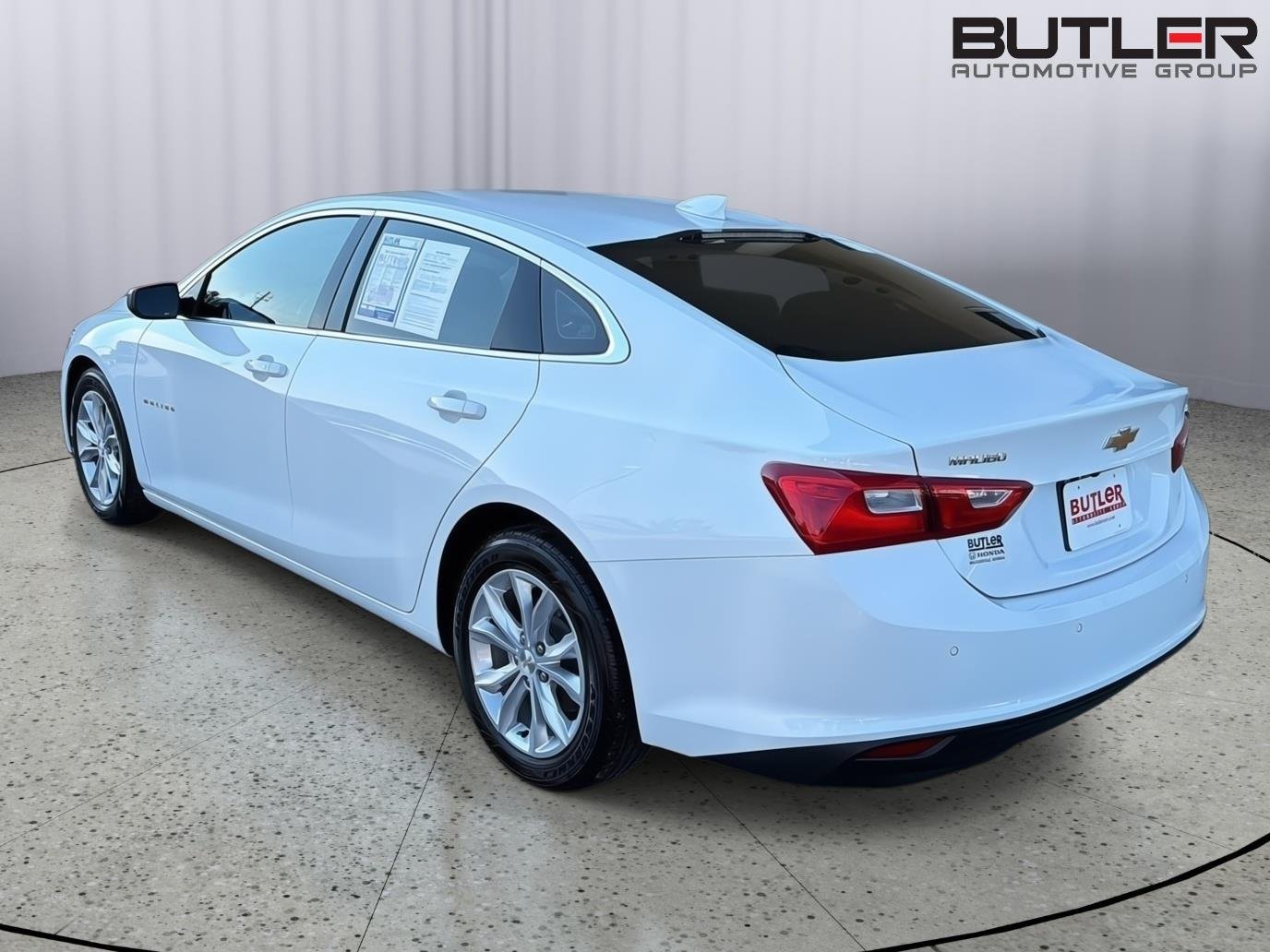 Used 2024 Summit White Chevrolet LT image 4