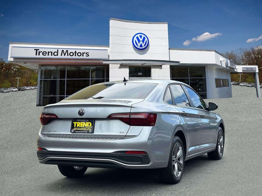 Certified Used 2023 Silver Volkswagen 1.5T SE image 6