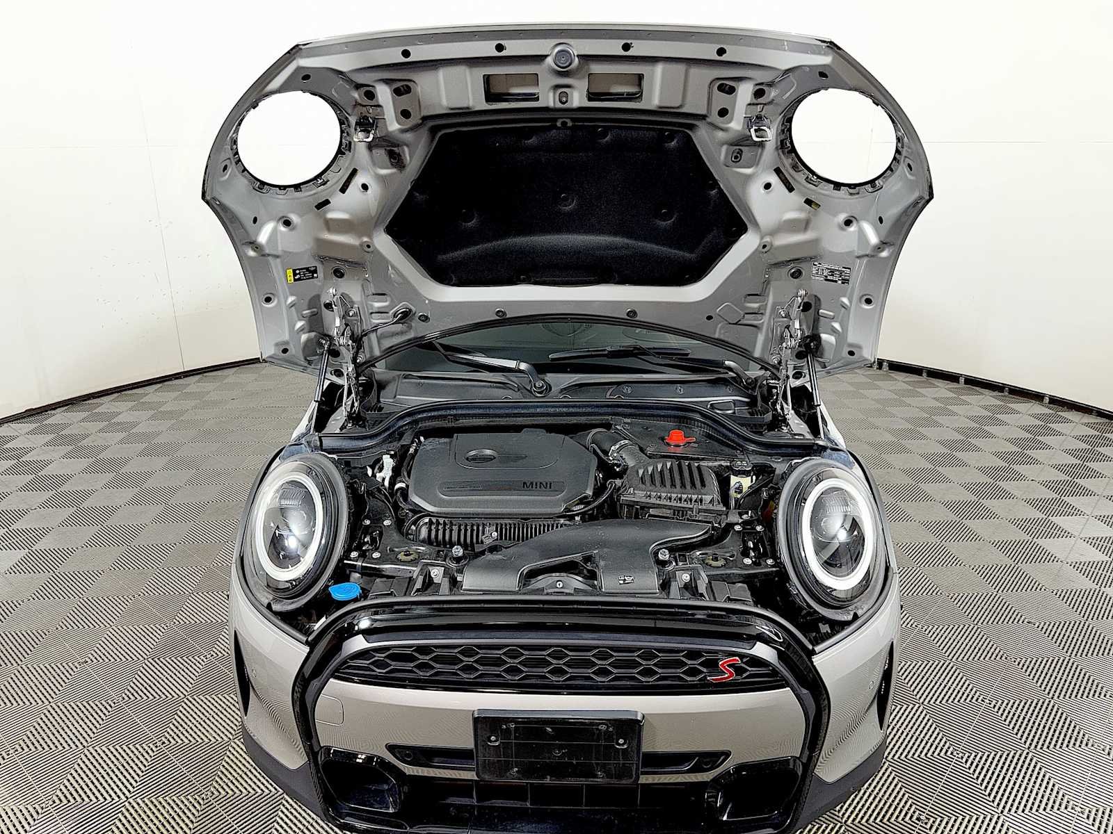 Used 2024 Melting Silver III Metallic MINI Cooper S image 31