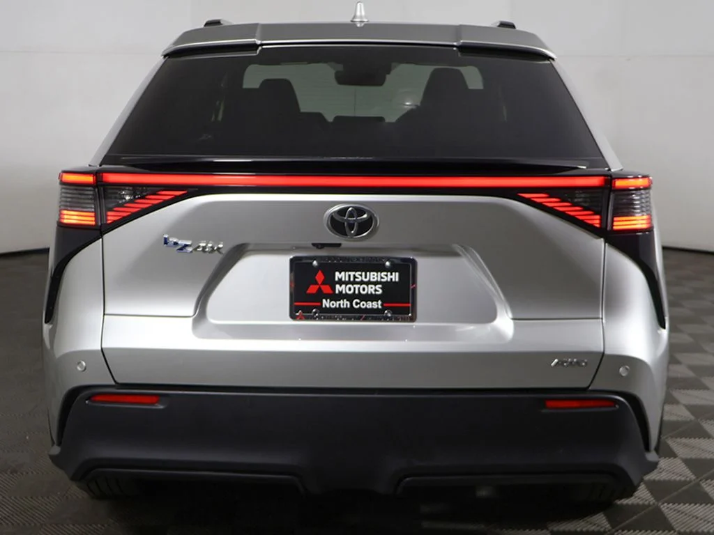 Used 2023 Silver Toyota XLE image 12
