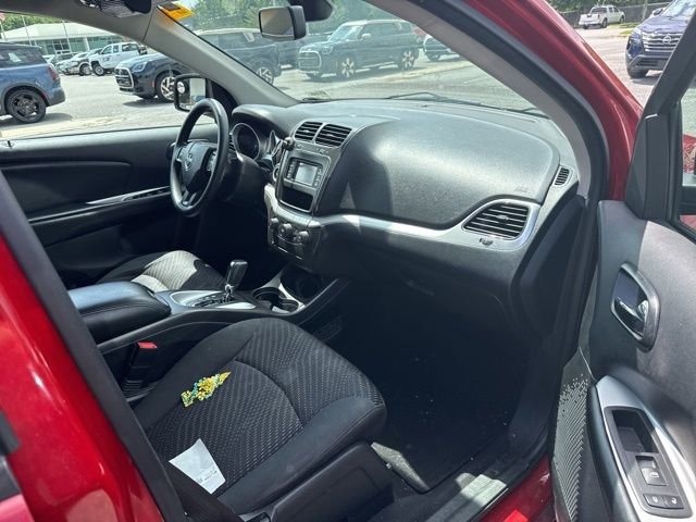 Used 2018 Red Dodge SE image 9