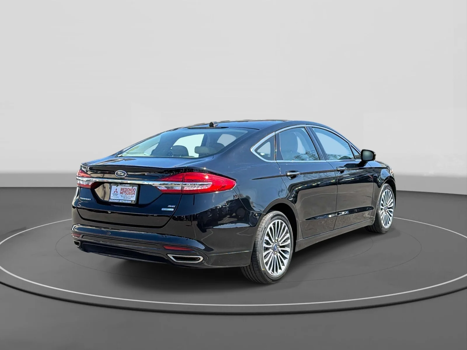 Used 2017 Shadow Black Ford SE image 5