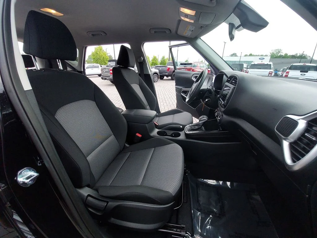 Used 2025 Black Kia LX image 10