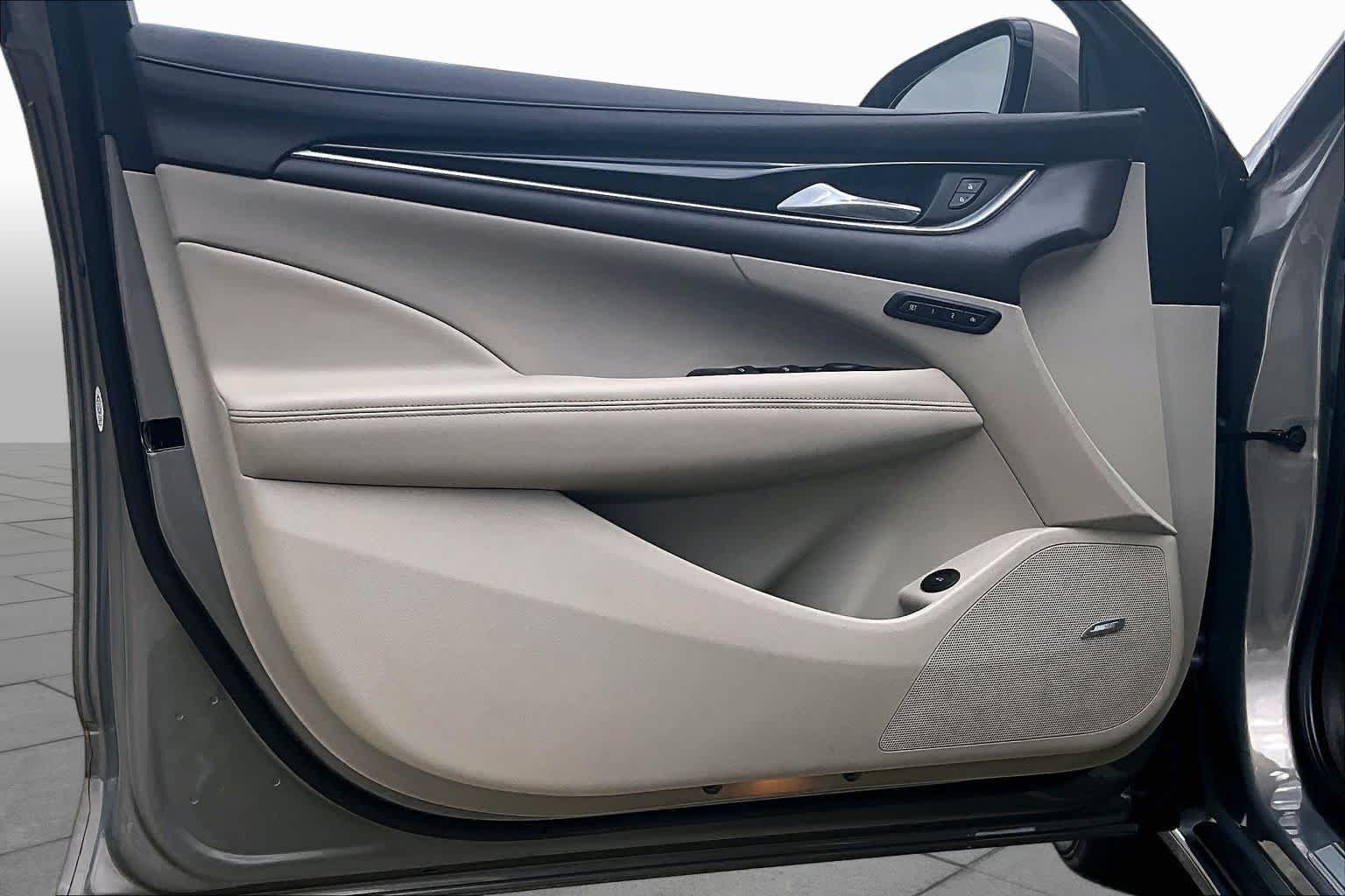Used 2017  Buick  image 20