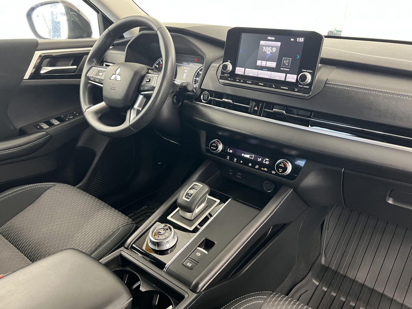 2022 Mitsubishi Outlander ES - Photo 29