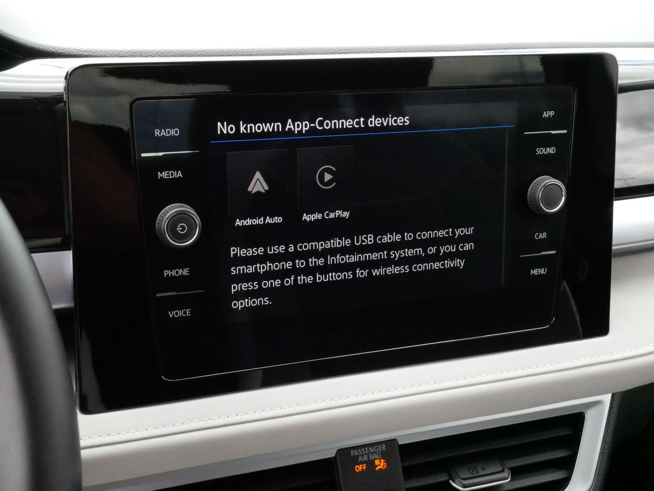 Certified Used 2025 Pure White Volkswagen SE image 22
