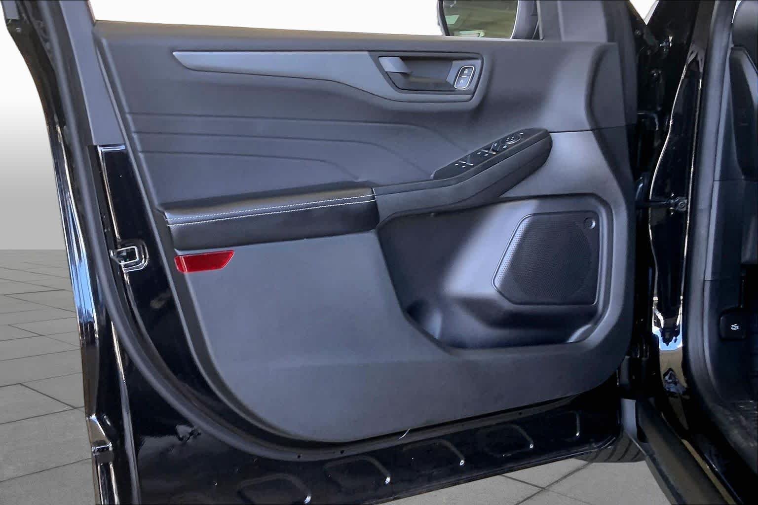 Used 2023 Agate Black Metallic Ford Active image 21