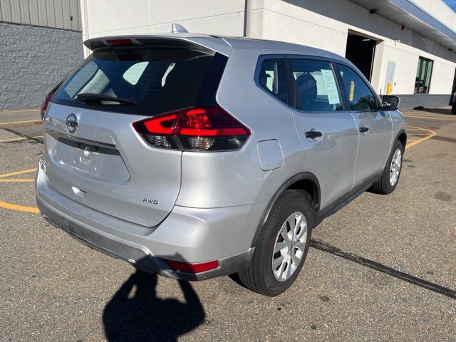Used 2017 Brilliant Silver Nissan S image 3
