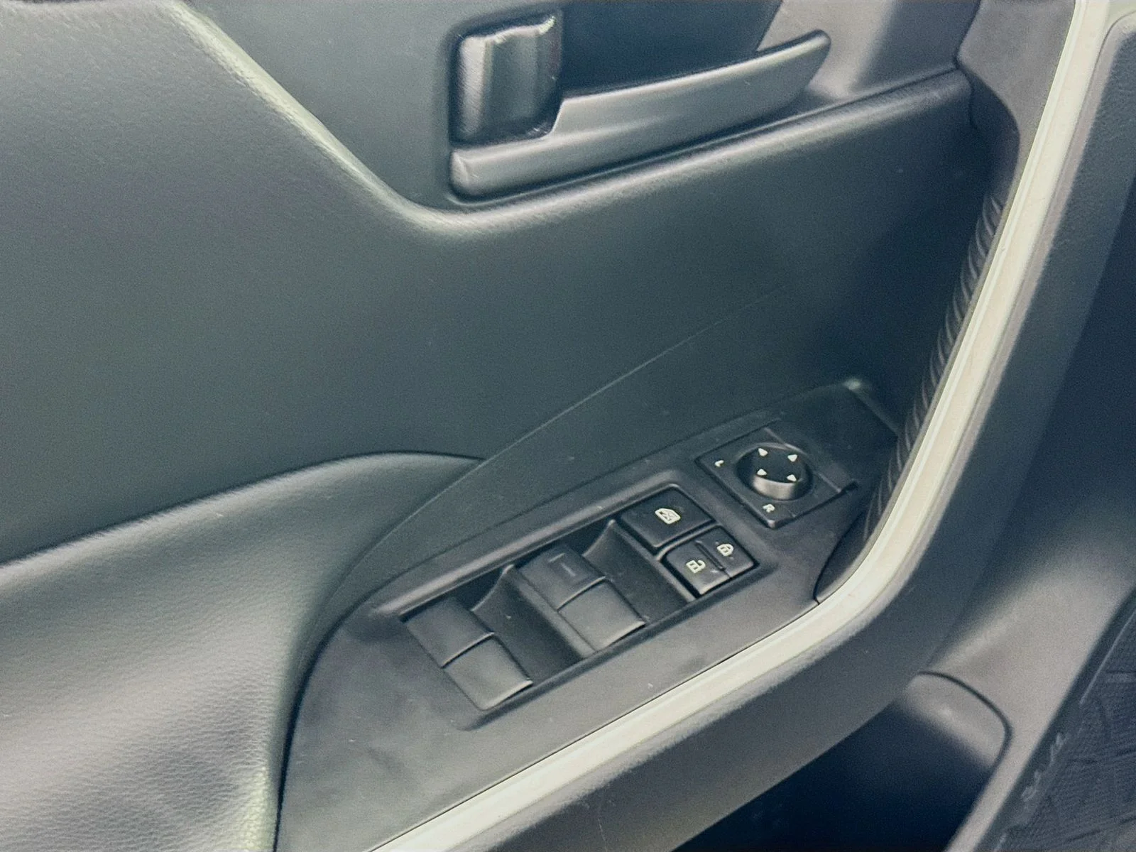 Certified Used 2025 Silver Toyota LE image 13