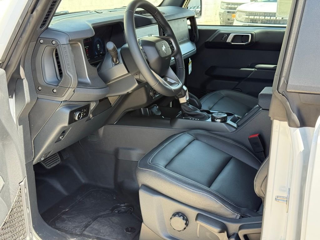 New 2026 Oxford White Ford Badlands® image 5