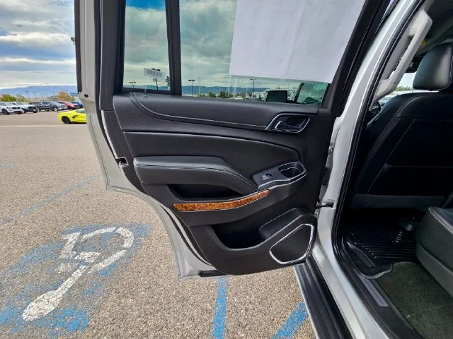 Used 2018 Silver Ice Metallic Chevrolet Premier image 19