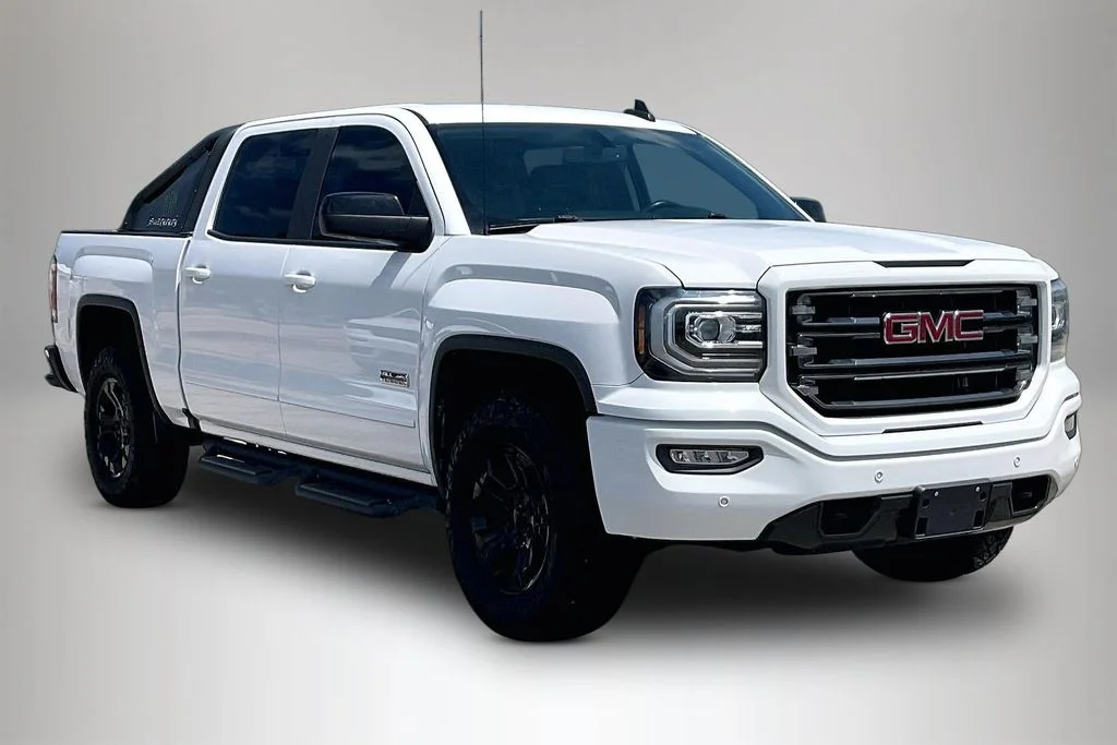 2017 GMC Sierra 4WD Crew Cab Short Box SLT's photo