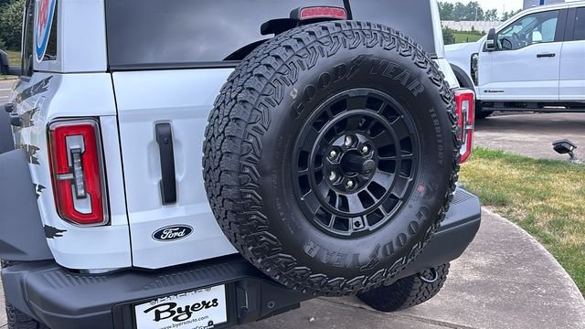 New 2026 Oxford White Ford Badlands image 6