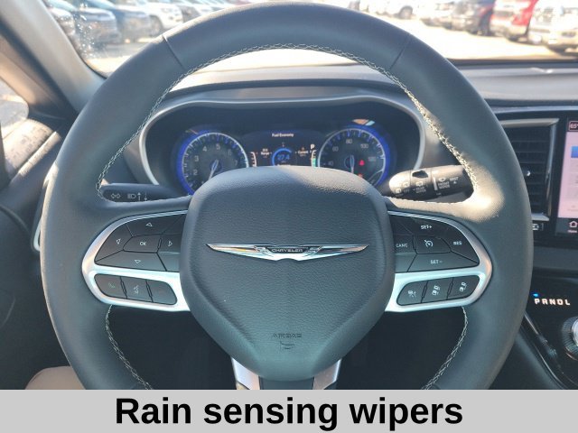 Used 2025 Black Chrysler Select image 15