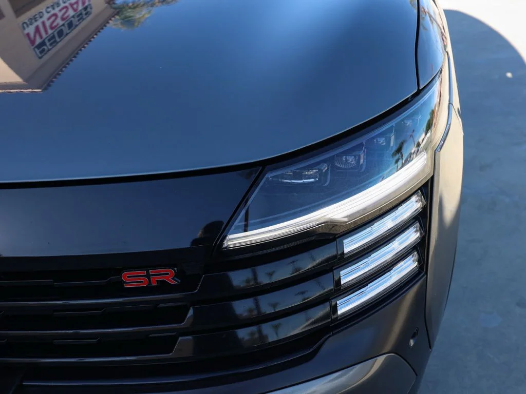Used 2025 Gray Nissan SR image 9