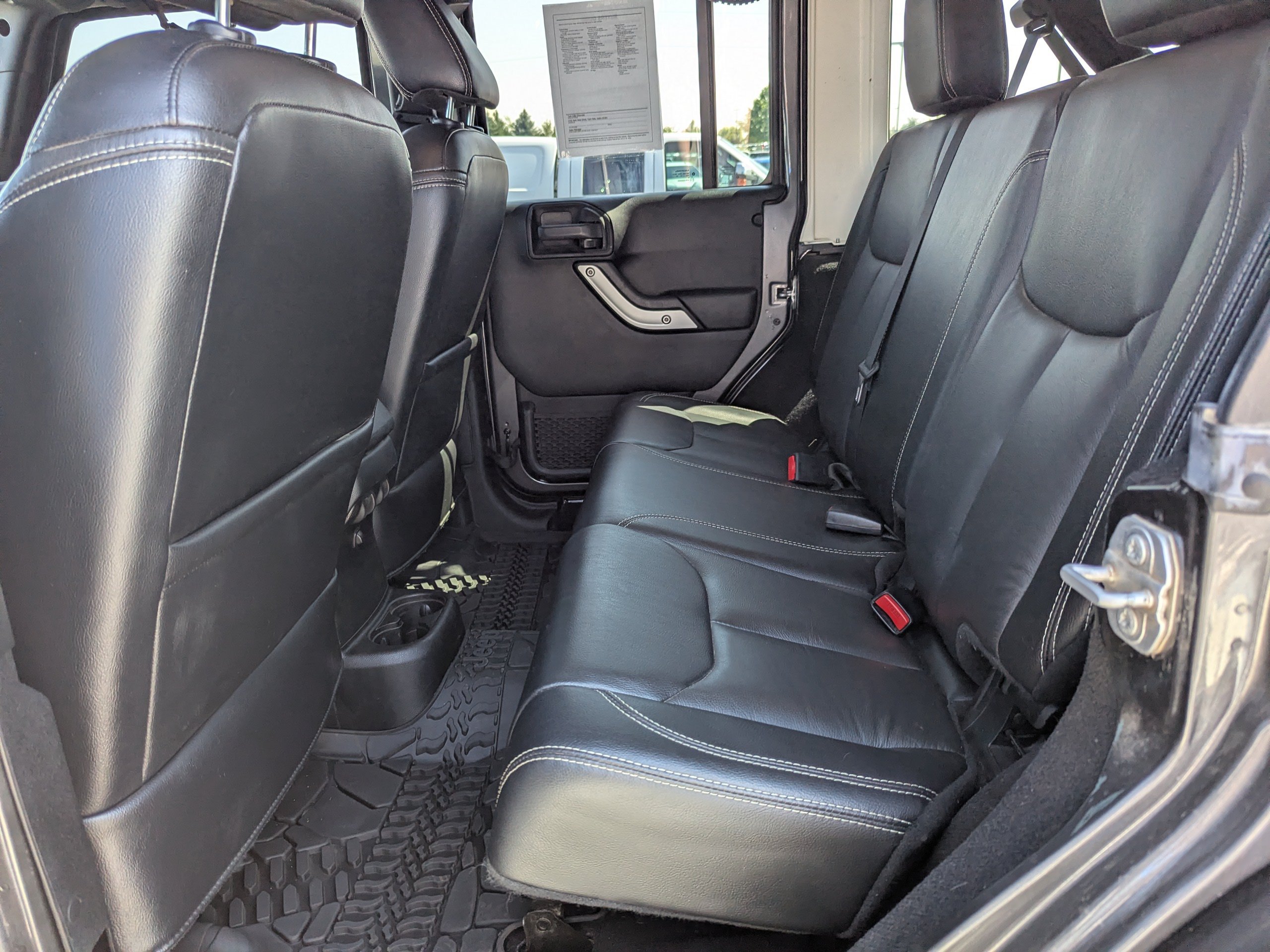 Used 2018  Jeep Rubicon image 24