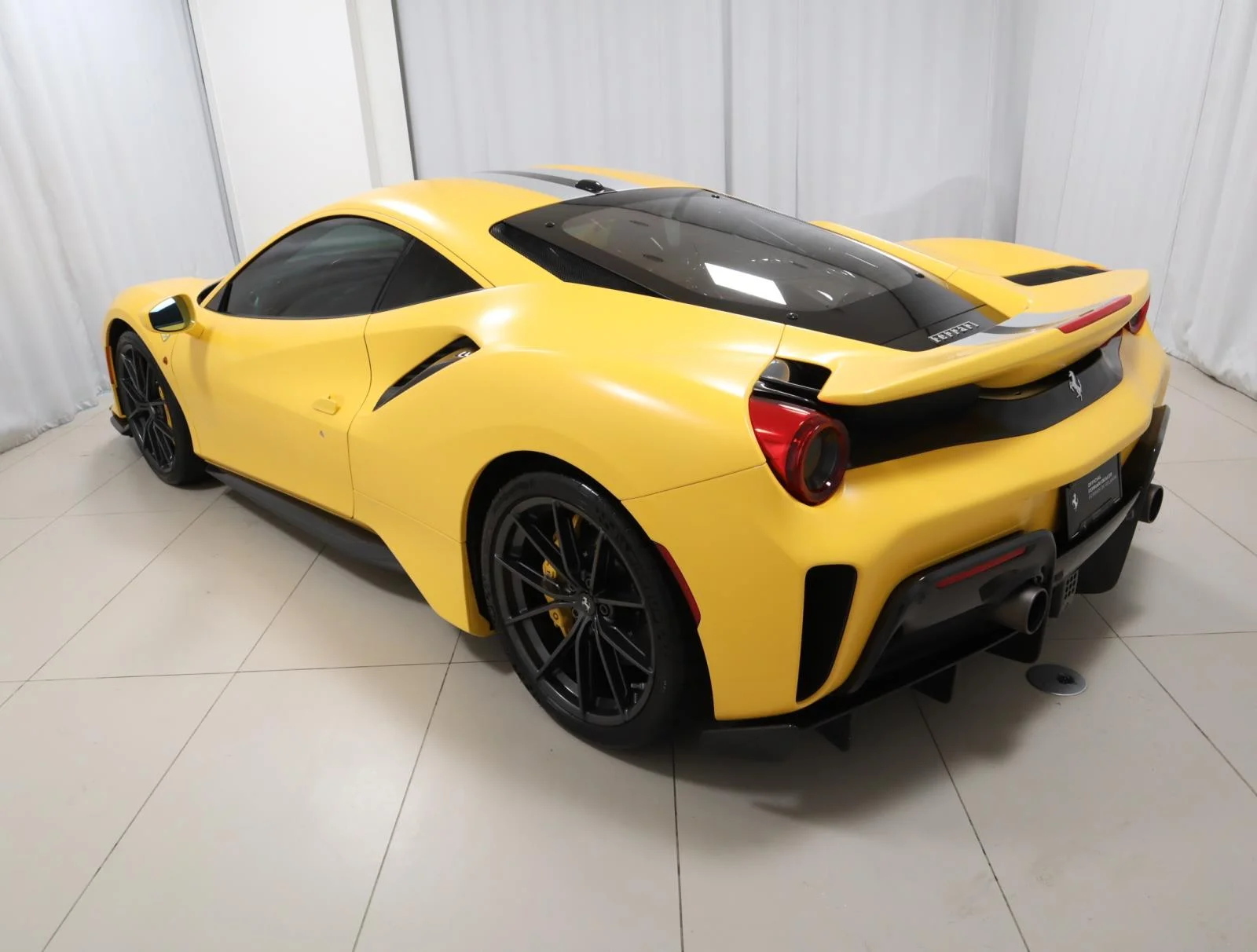 Used 2019 Giallo Modena Ferrari Coupe image 14