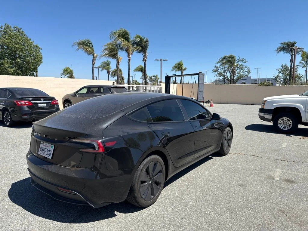 Used 2024  Tesla Base image 8