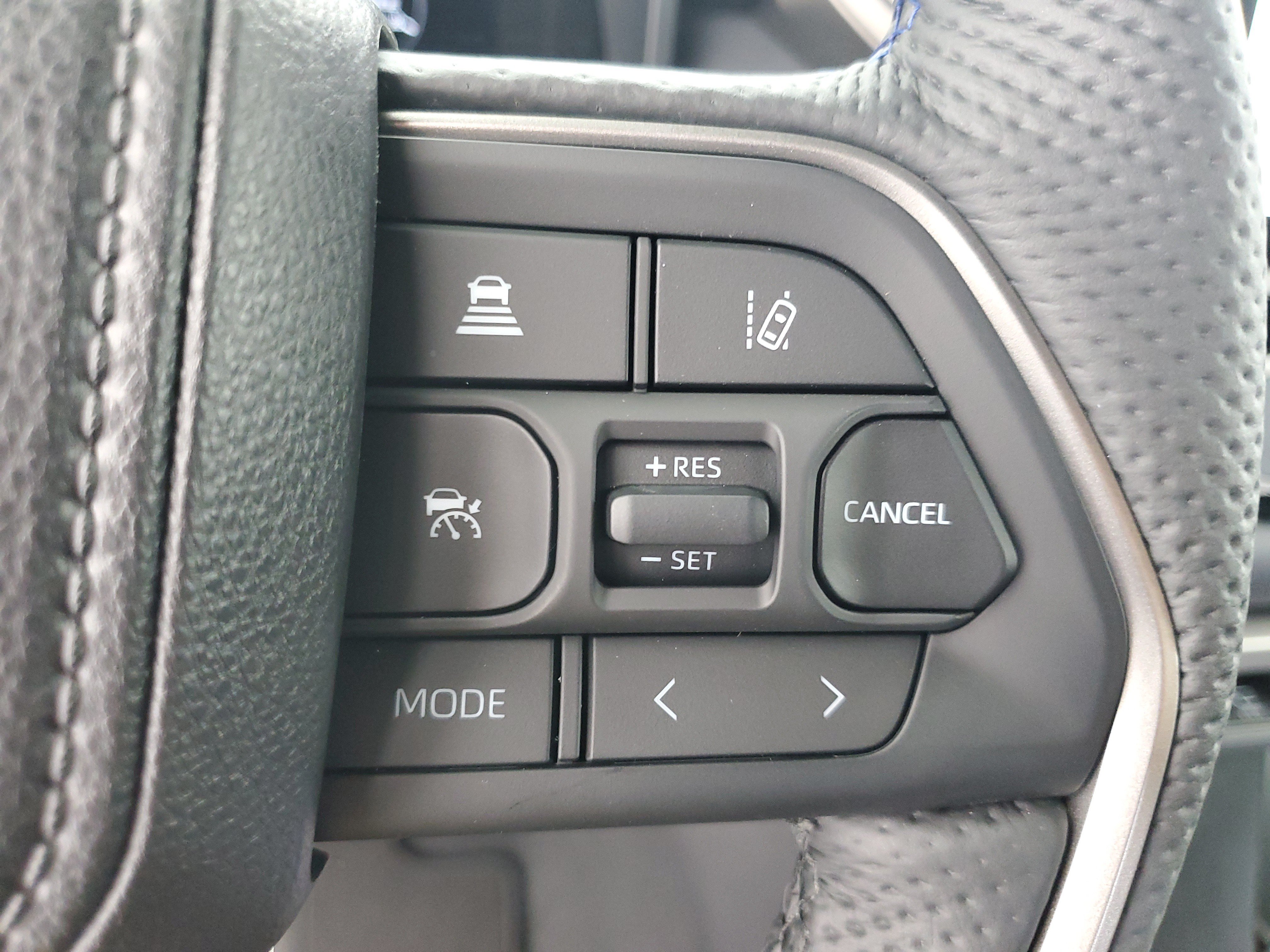 New 2026 Wind Chill Pearl <sup>1</sup> Toyota  Platinum image 23