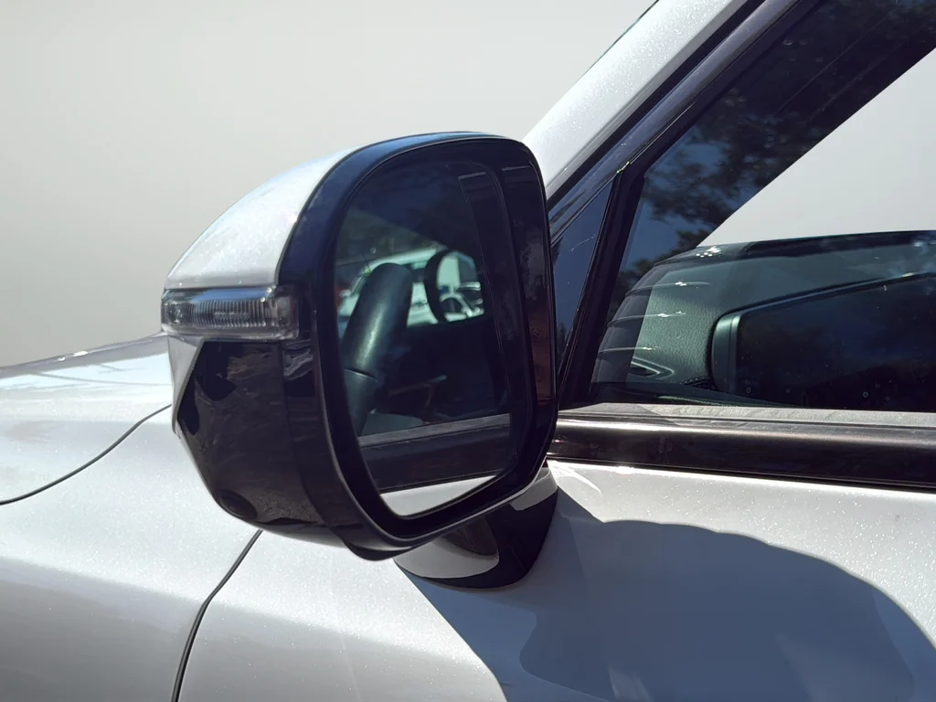 Used 2025 White Kia SX X-Line image 9