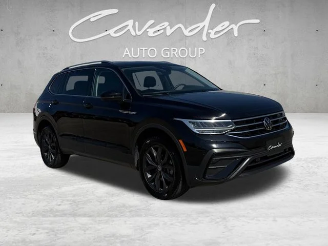 Used 2024  Volkswagen 2.0T SE image 2