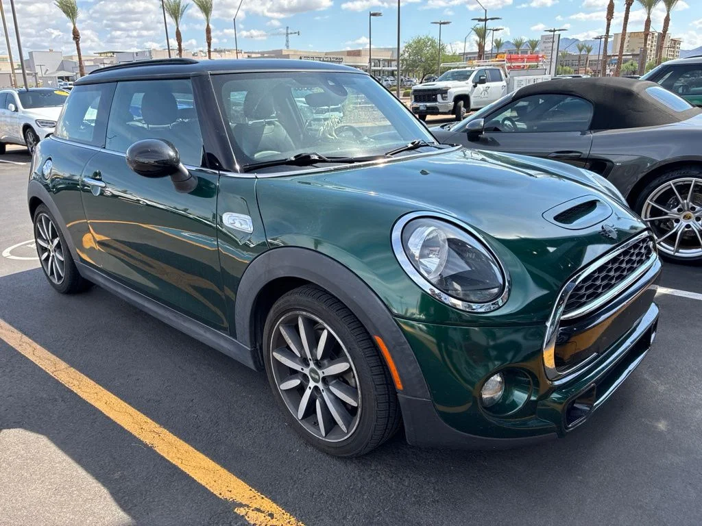 Used 2019 Green MINI Signature image 3