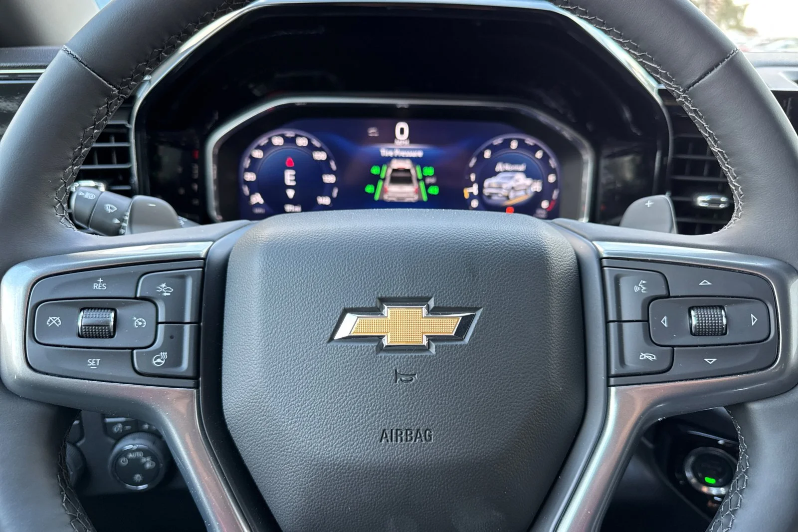 2026 Chevrolet Silverado 1500 LT view 21
