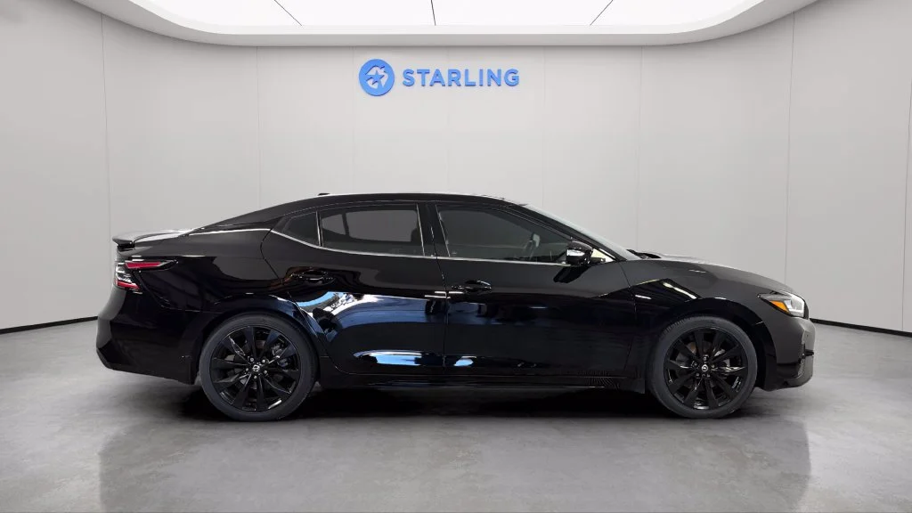 Used 2022 Black Nissan SR Xtronic CVT image 13