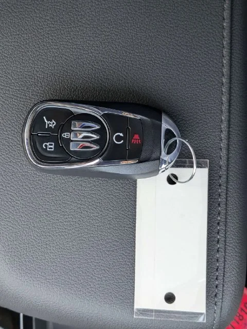 New 2026 WHITE FROST TRICOAT Buick Avenir image 33