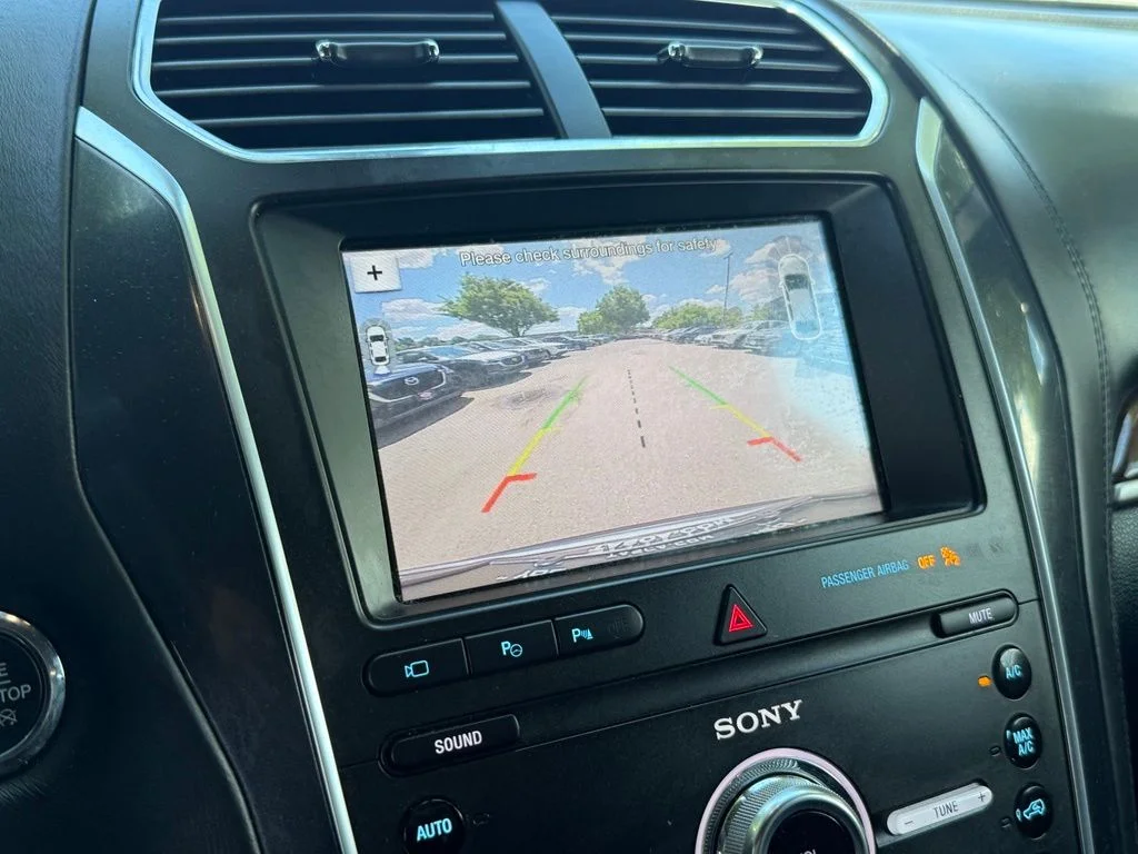 Used 2019 White Ford Platinum image 19