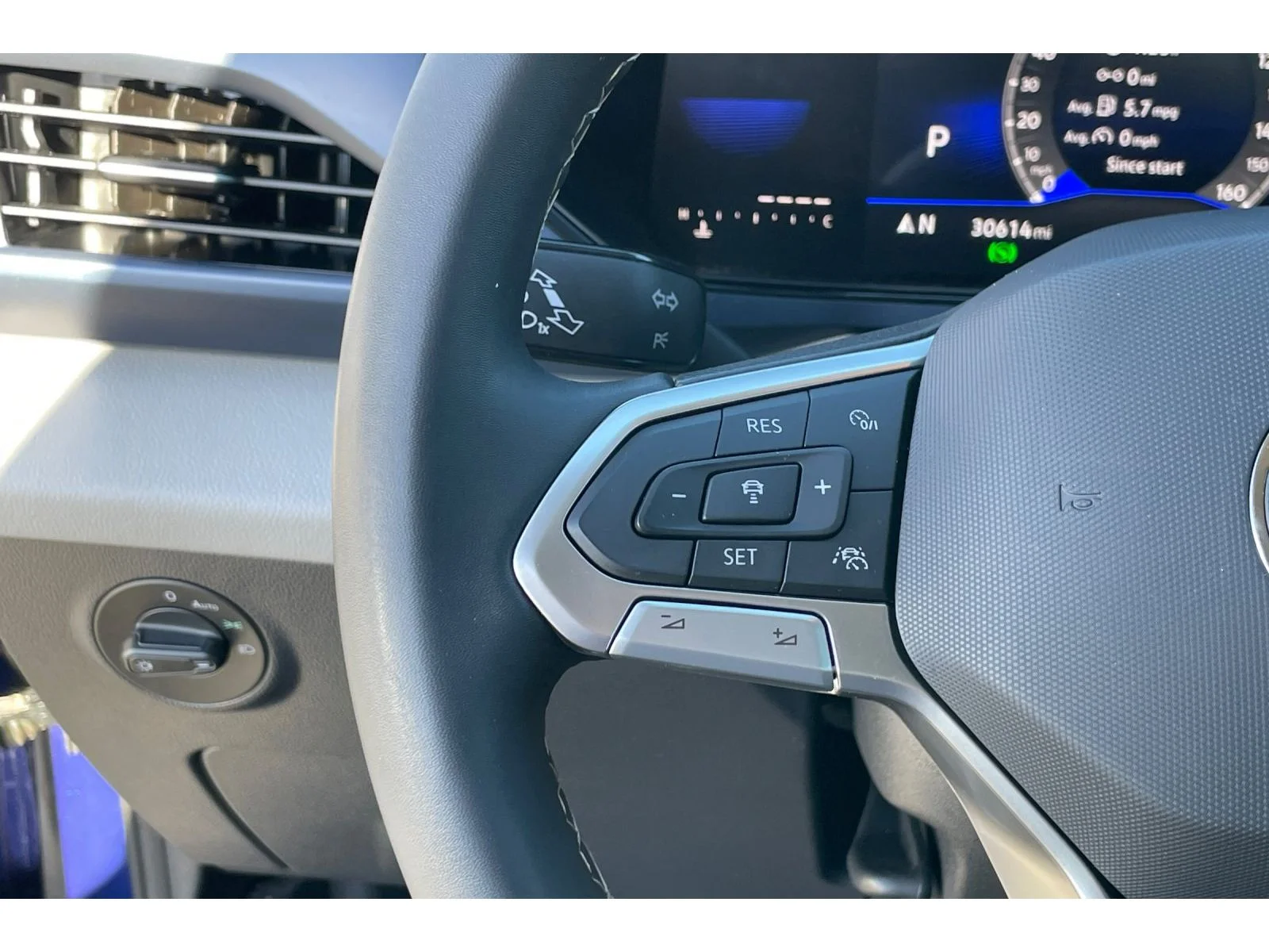 Used 2023 Dusk Blue Metallic Volkswagen SE image 33