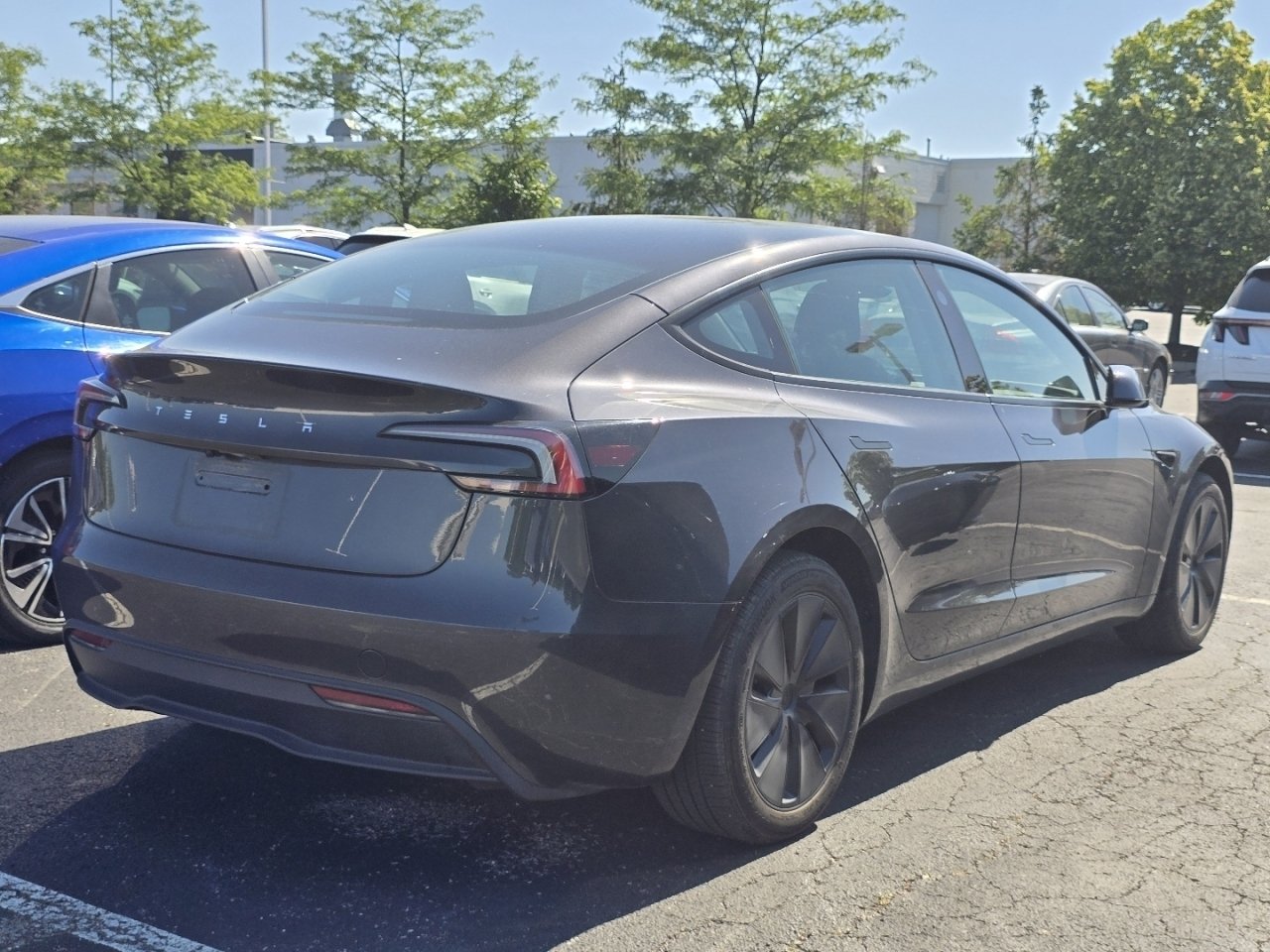 Used 2025  Tesla Long Range image 7