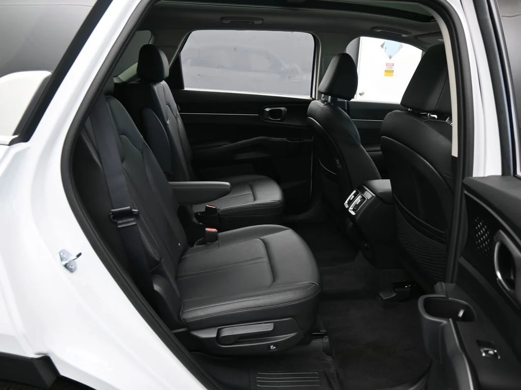 Used 2025 Glacial White Pearl Kia EX image 39